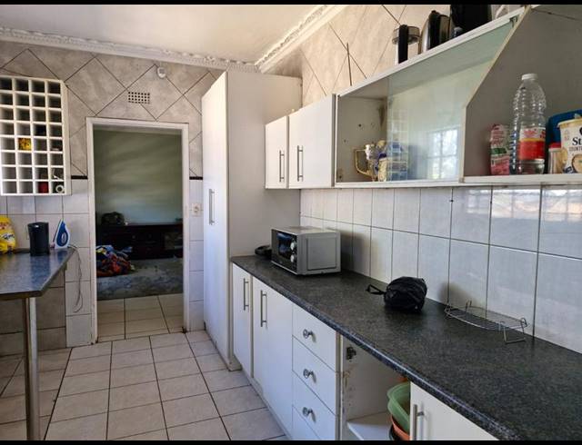 3 BEDROOM HOUSE FOR SALE IN BIRCHLEIGH NORTH